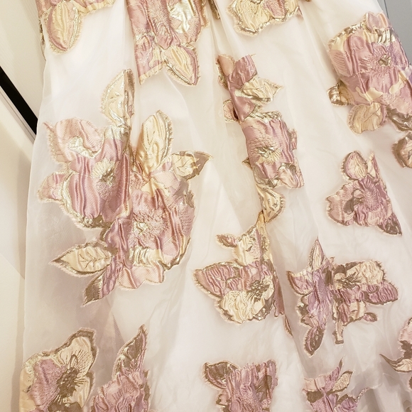 Gorgeous Carmen Marc Valvo infusion dress - Picture 8 of 8